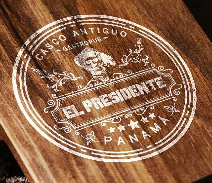 Logo creativo diseñado por El Tinto Designs